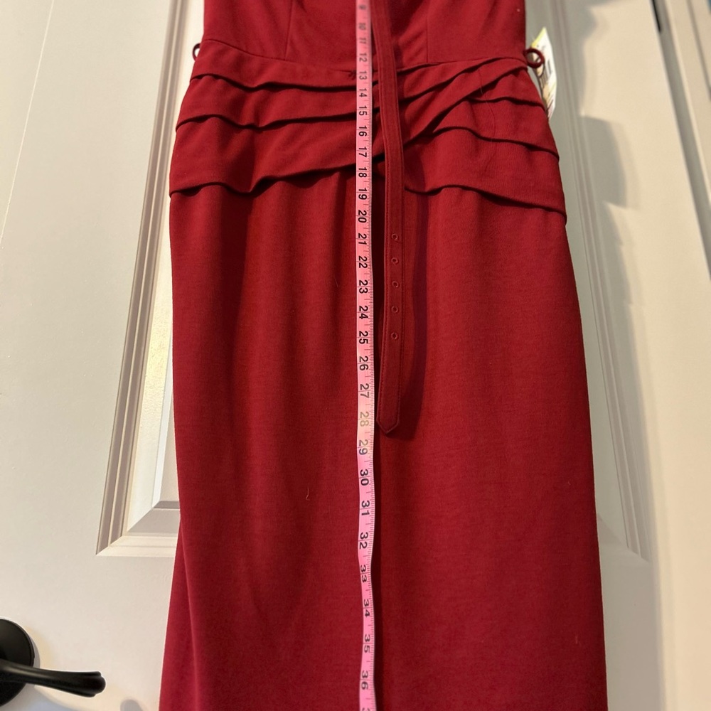 Evan Picone Deep Red Sheath Dress with Cap Sleeves and Bateau Neckline - Picture 6 of 6